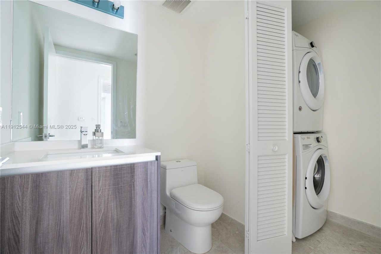 488 NE 18th St, Unit 2210, Miami, FL 33132 Photo