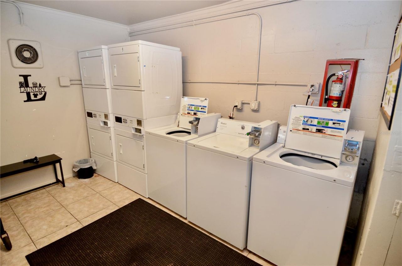 3360 S Osprey Avenue, Unit 201B, Sarasota, FL 34239 Photo