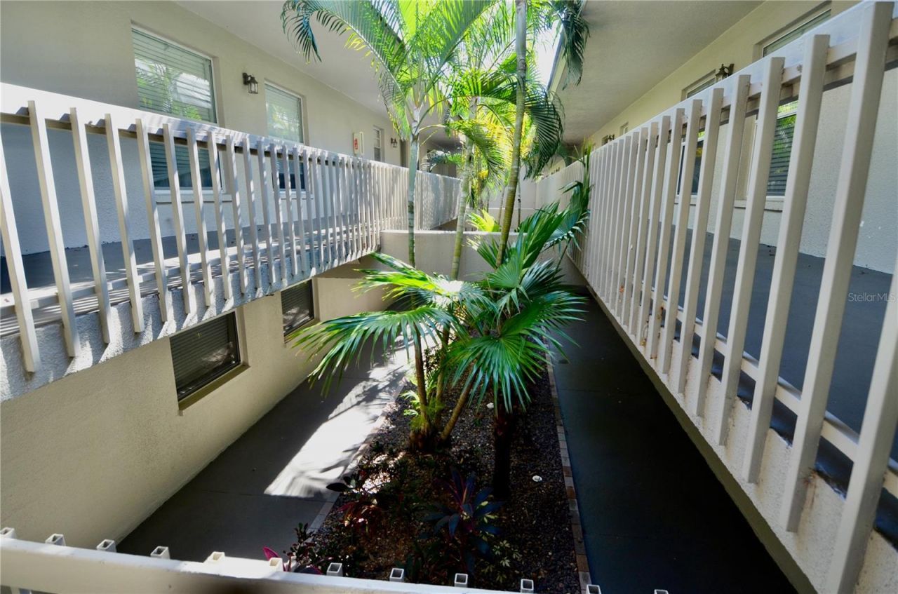 3360 S Osprey Avenue, Unit 201B, Sarasota, FL 34239 Photo