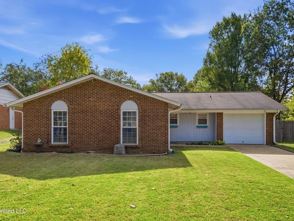 5743 Iroquois Drive, Horn Lake, MS 38637