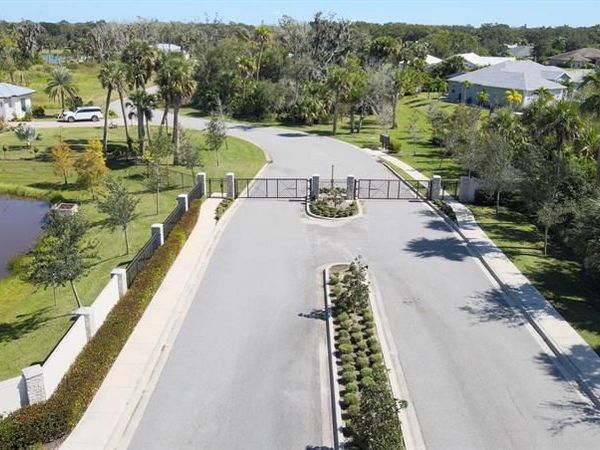 2411 Noble Oaks Lane, Fort Pierce, FL 34981