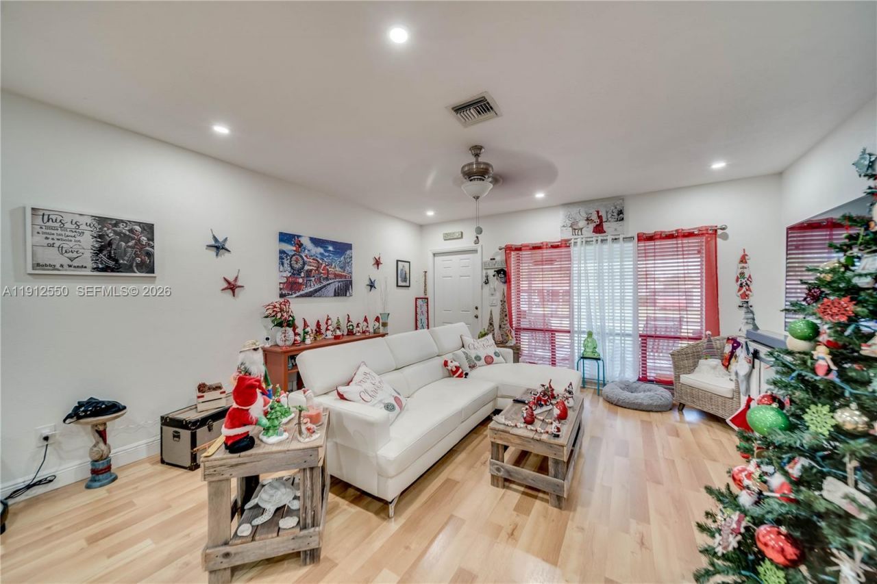 7440 Fillmore St, Hollywood, FL 33024 Photo