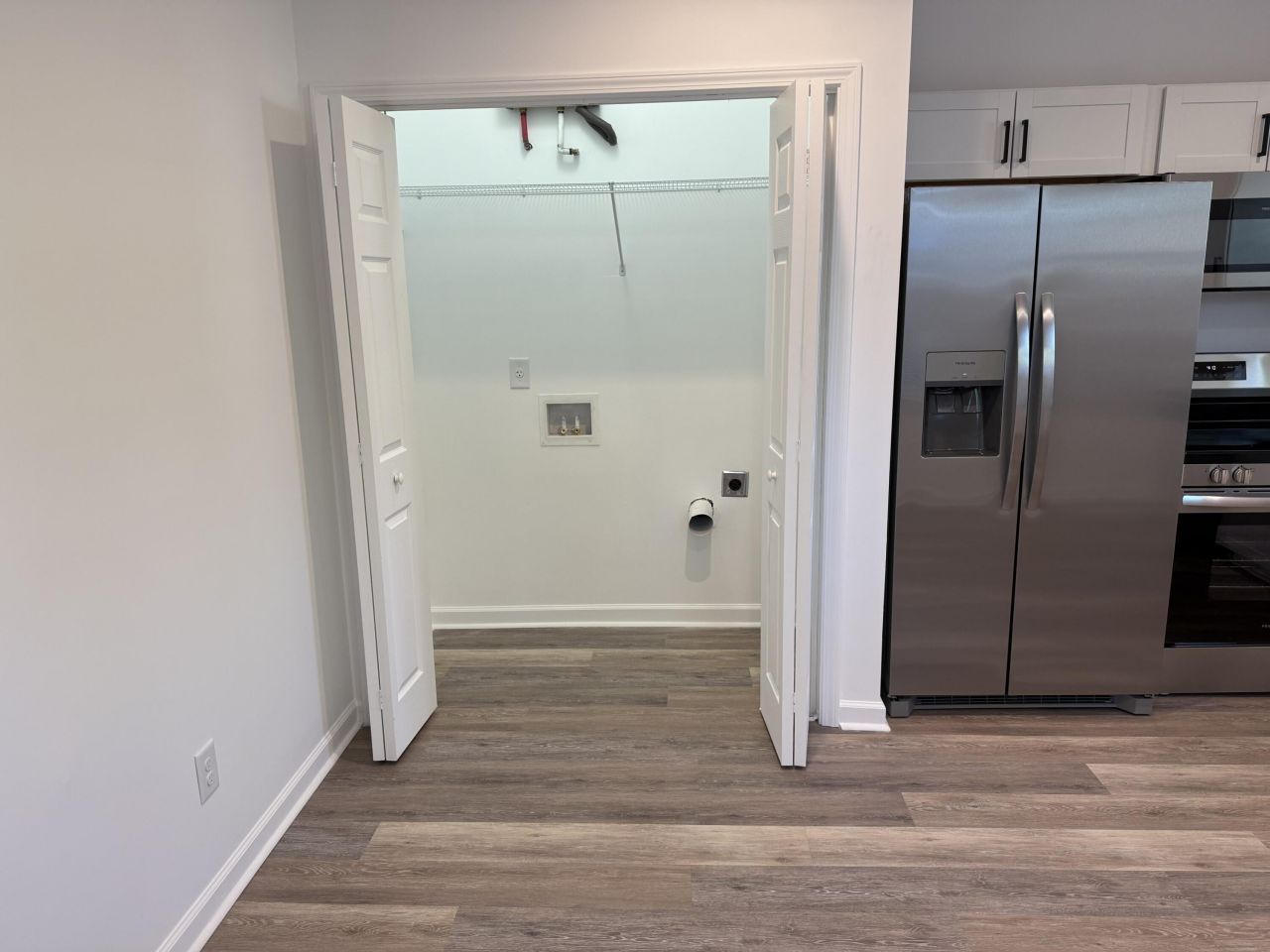 1990 Comstock Avenue Photo 13