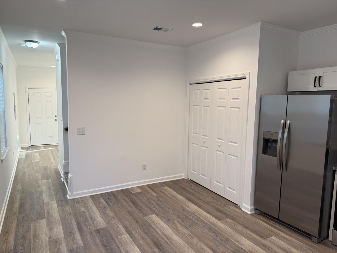 1990 Comstock Avenue Photo 14