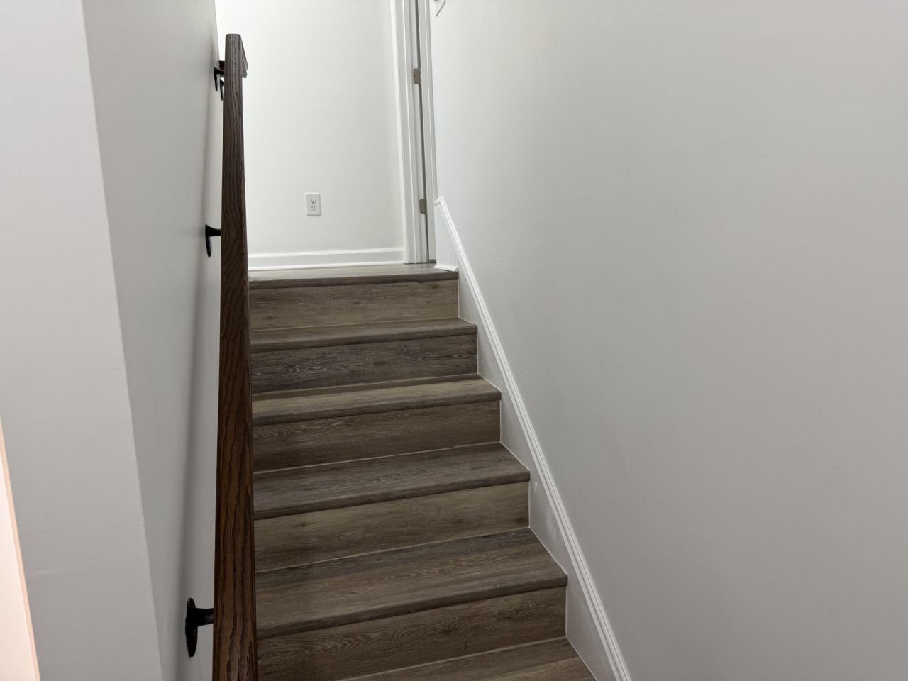 1990 Comstock Avenue Photo 17