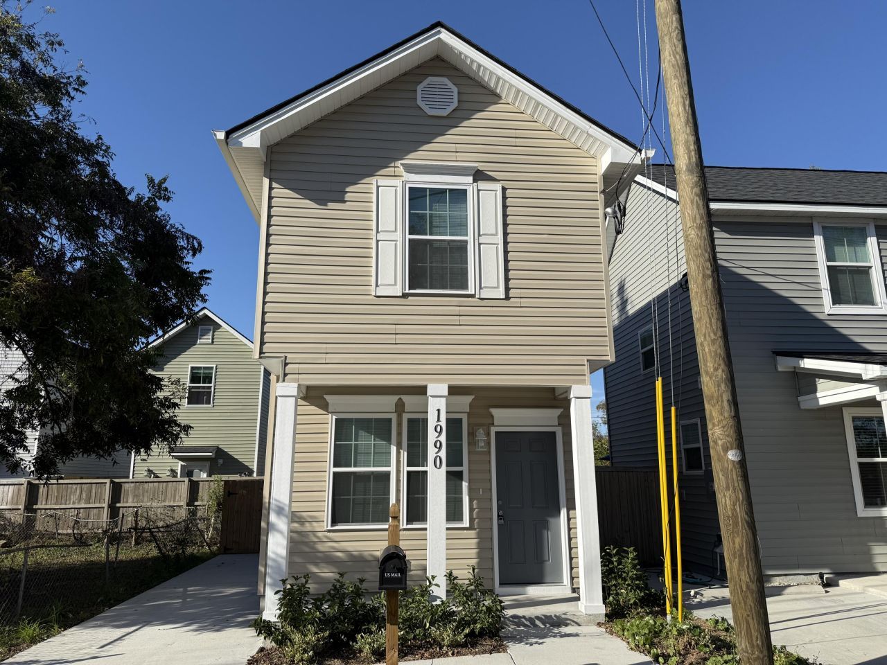 1990 Comstock Avenue Photo 2