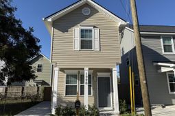 1990 Comstock Avenue photo 4