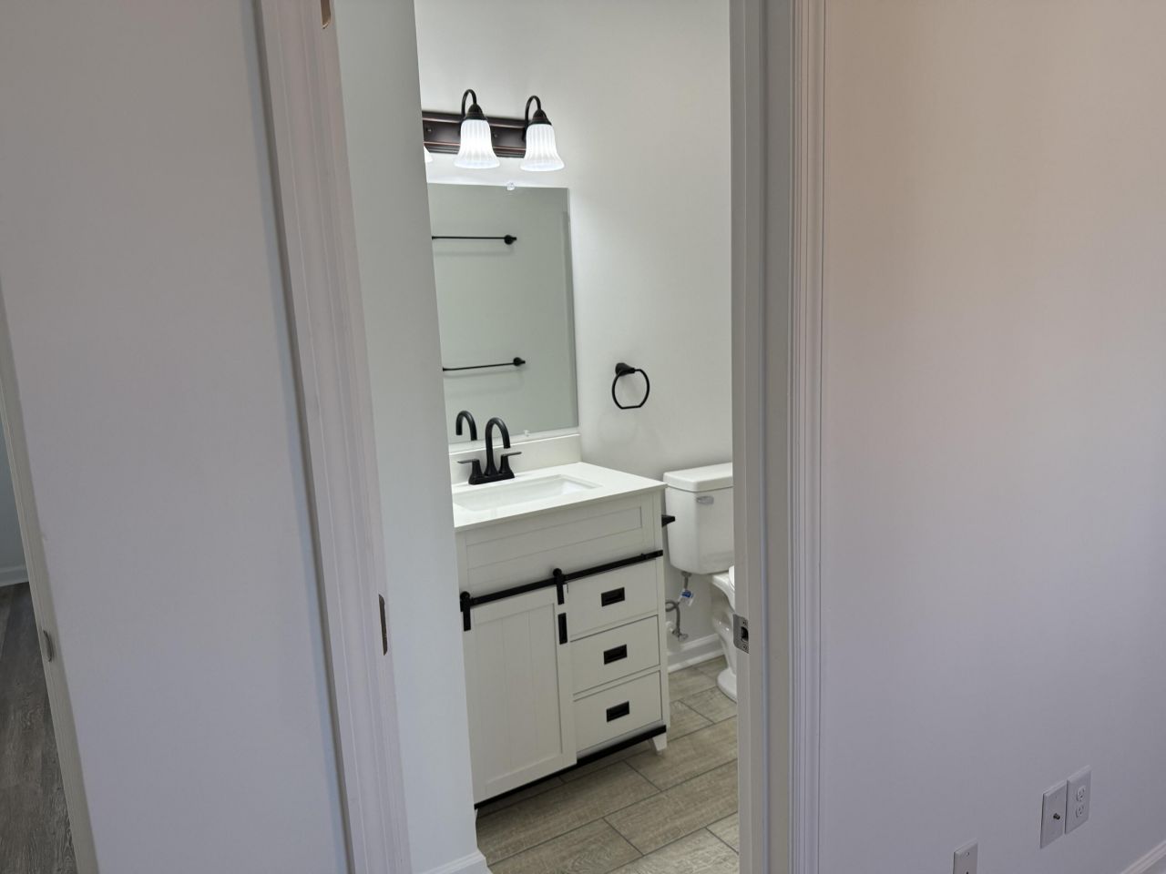 1990 Comstock Avenue Photo 29