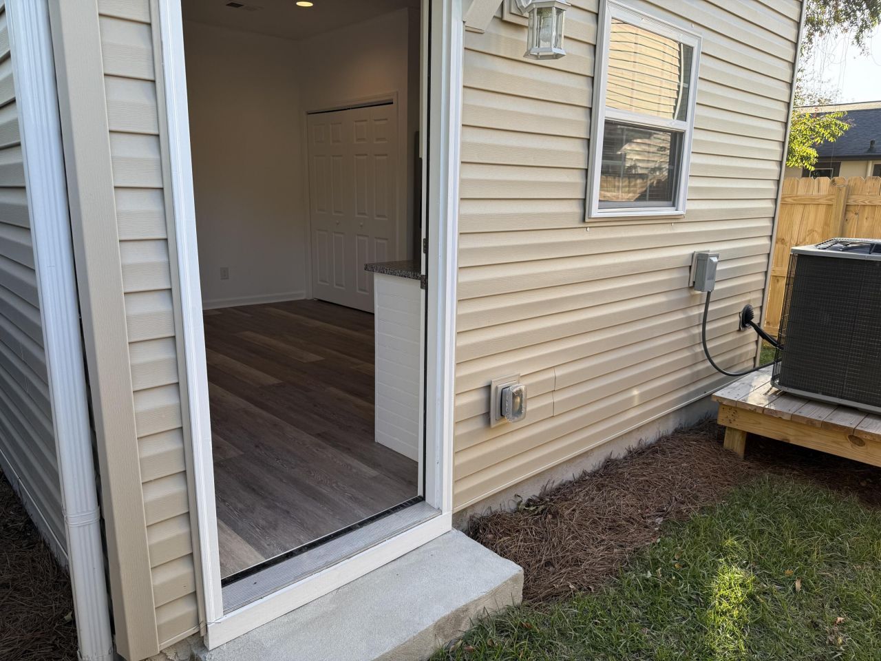 1990 Comstock Avenue Photo 39