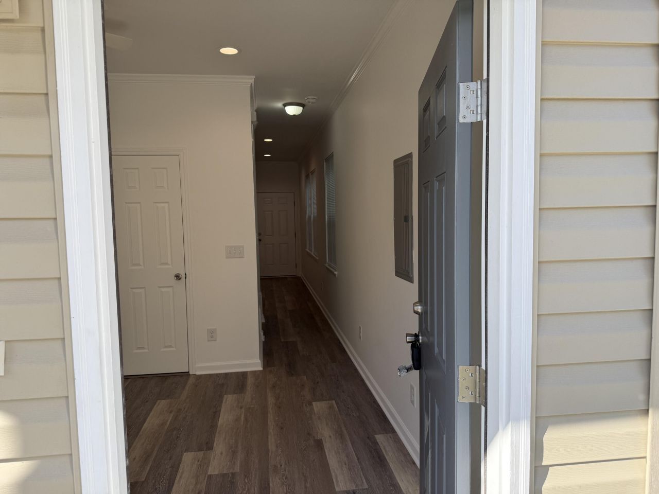 1990 Comstock Avenue Photo 4