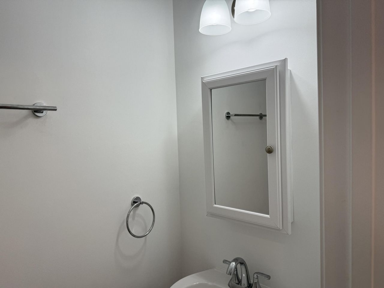 1990 Comstock Avenue Photo 8