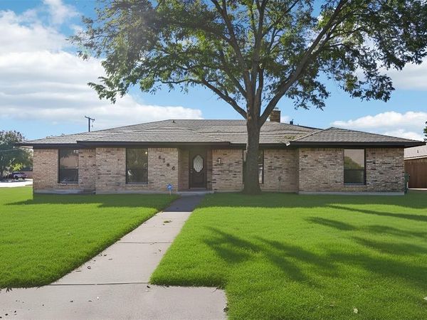 4300 Kingswick Drive, Arlington, TX 76016