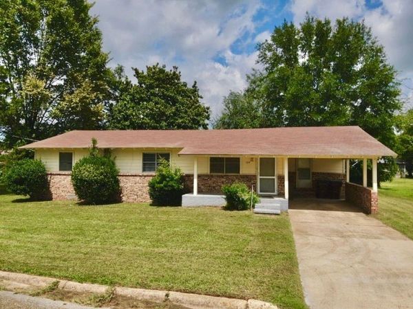109 Olive Street, Mount Vernon, TX 75457