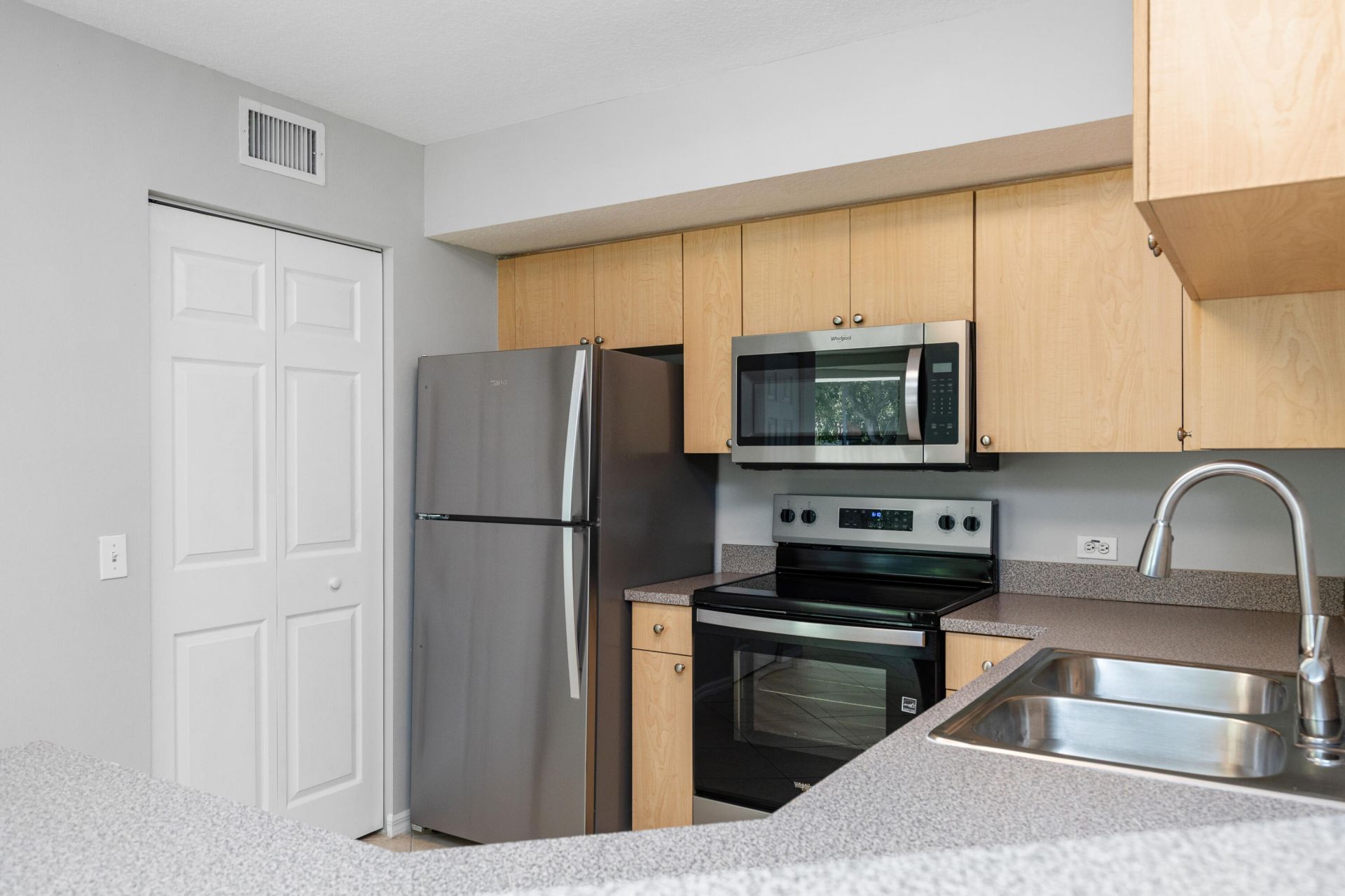 801 Villa Circle, Boynton Beach, FL 33435 Photo