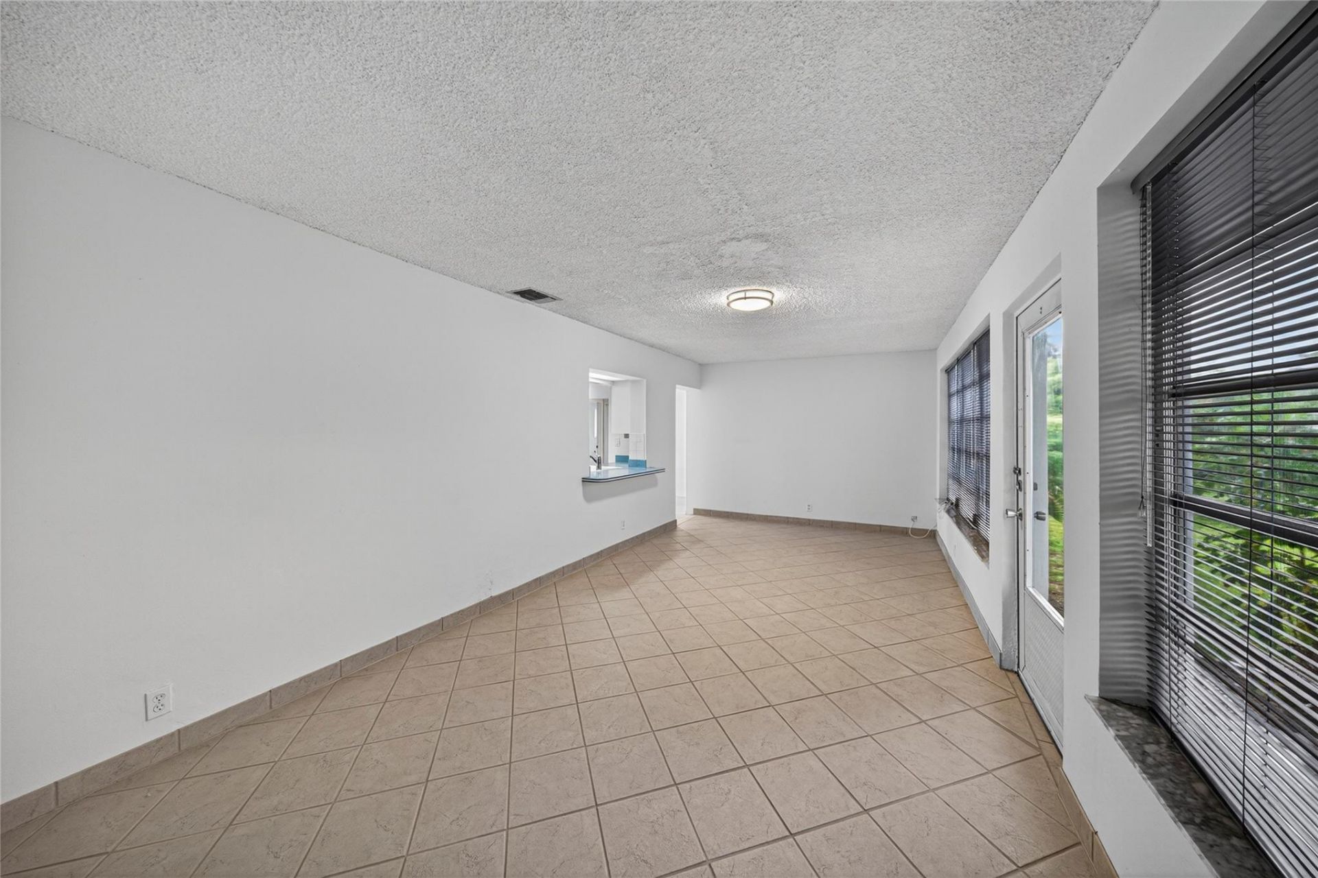 2711 NW 4th Avenue, Pompano Beach, FL 33064 Photo