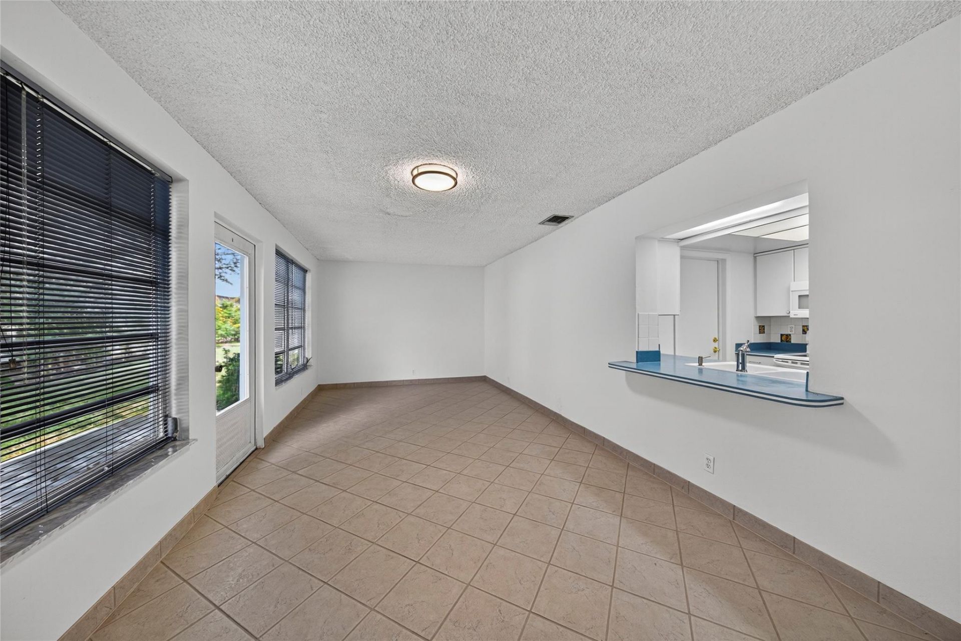 2711 NW 4th Avenue, Pompano Beach, FL 33064 Photo