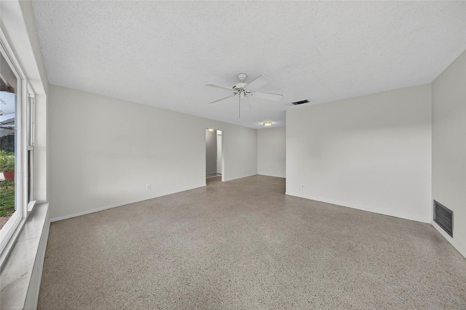 2711 NW 4th Avenue, Pompano Beach, FL 33064 Photo