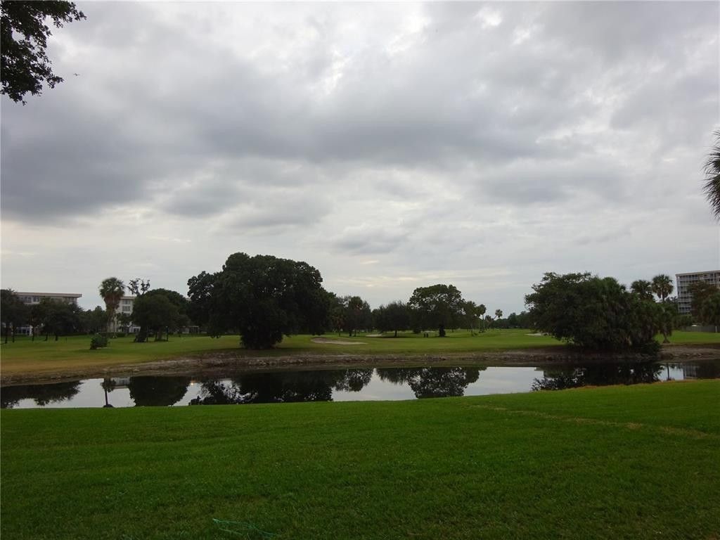 565 Oaks Lane, Unit 103, Pompano Beach, FL 33069 Photo