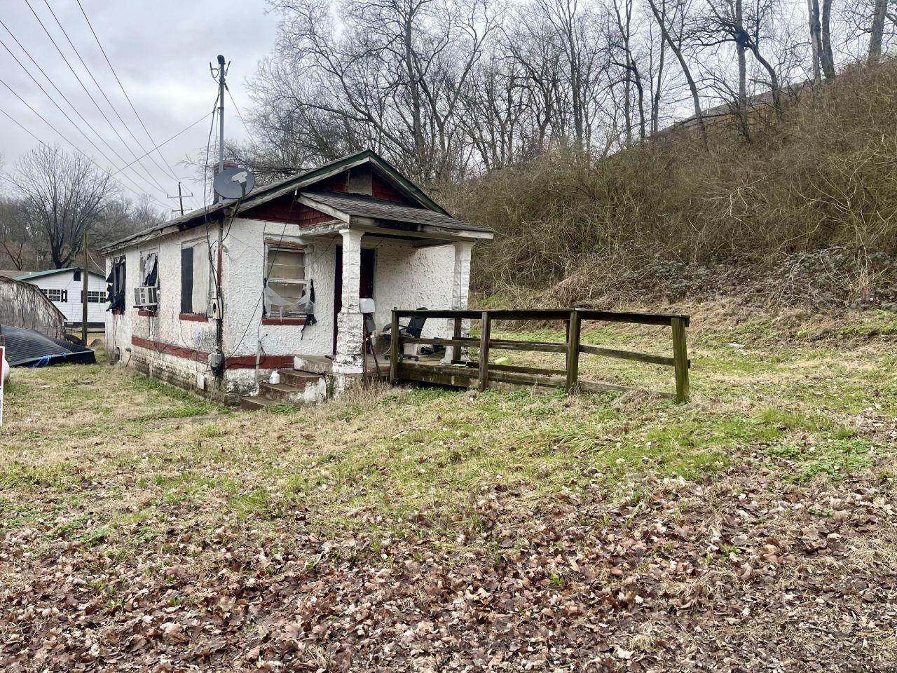 100 Rainey St, Mount Pleasant, TN 38474 Main Photo