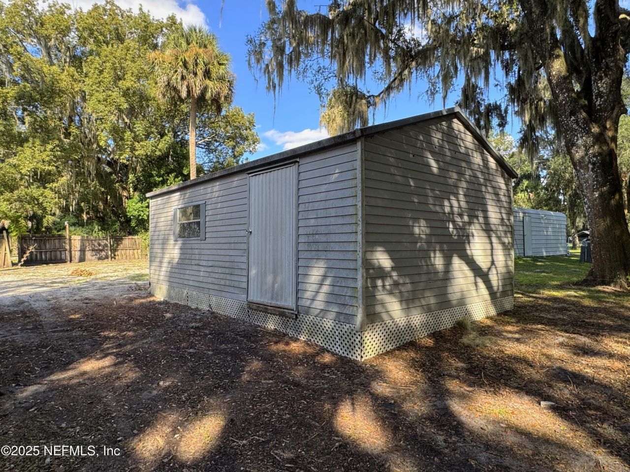 225 Lake George Road, Seville, FL 32190 Photo