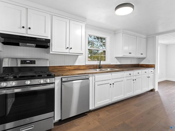 20 West First Street, Falkville, AL 35622