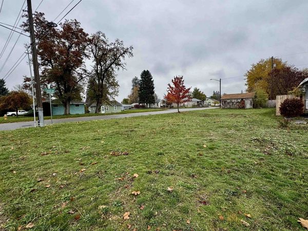 5826 N Madison St, Spokane, WA 99205