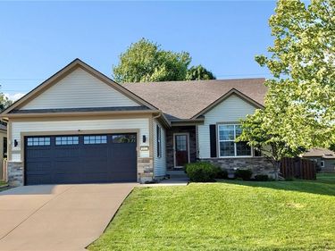 1022 SW Cheshire Drive, Lee's Summit, MO 64083