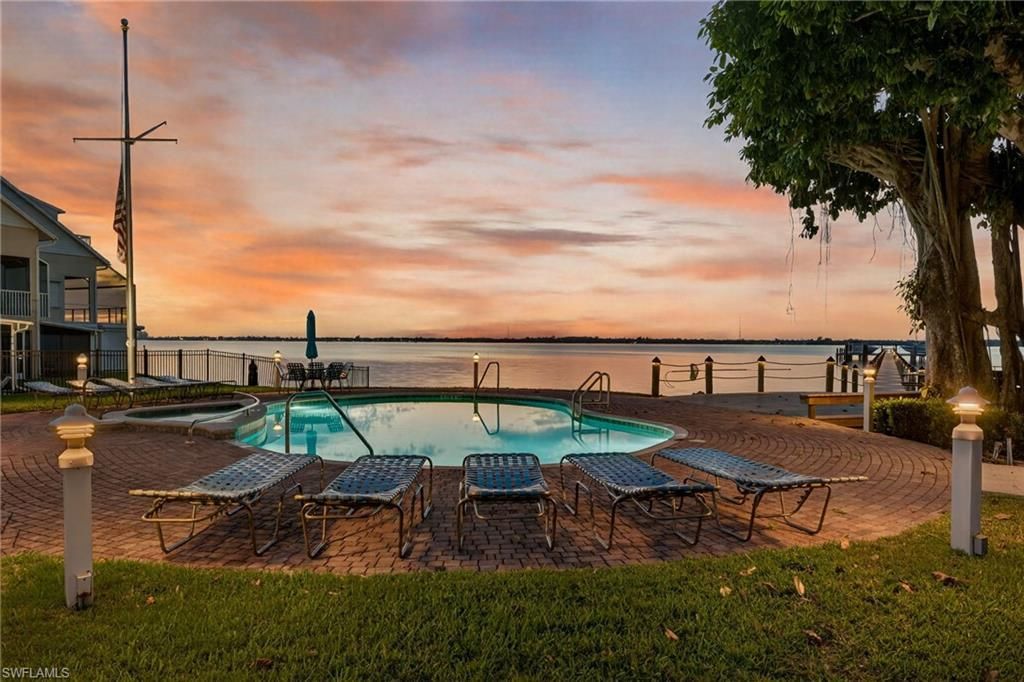 821 James St, Fort Myers, FL 33916 Photo