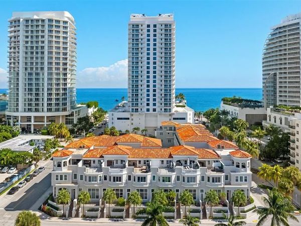 3021 Riomar St., Fort Lauderdale, FL 33304