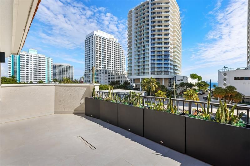 3021 Riomar Street, Fort Lauderdale, FL 33304 Photo