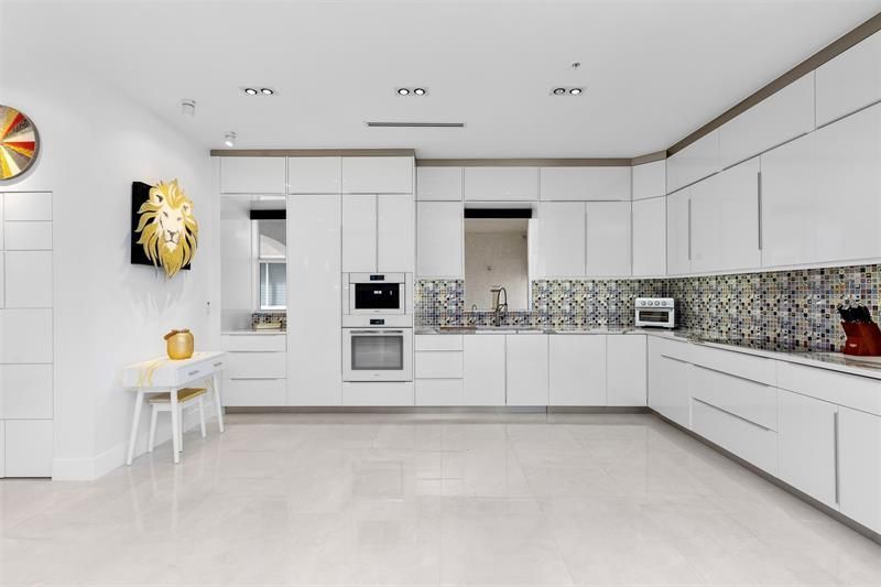 3021 Riomar Street, Fort Lauderdale, FL 33304 Photo