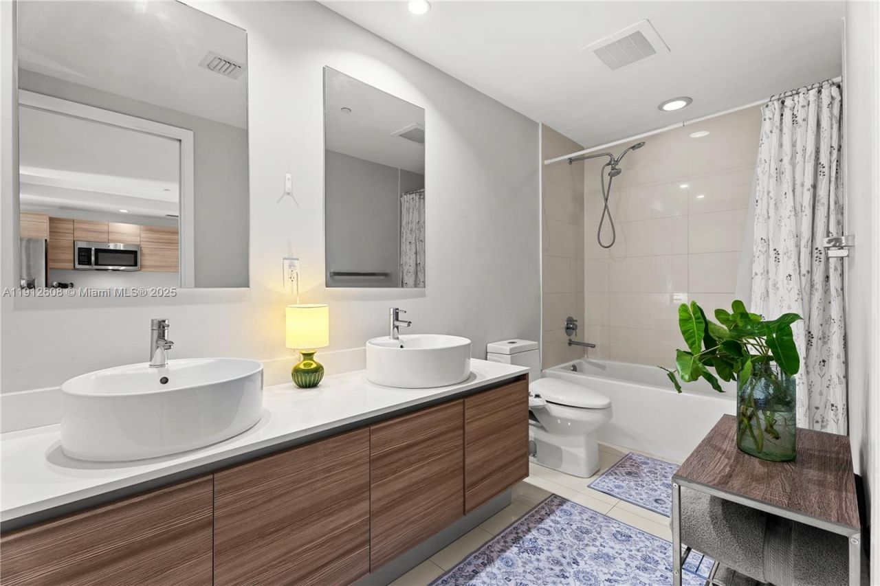 121 NE 34th St, Unit 2003, Miami, FL 33137 Photo