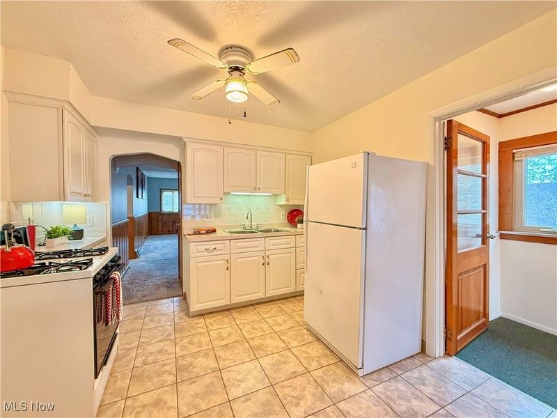 130 Clovercliff Drive, Chippewa Lake, OH 44215 Photo 11