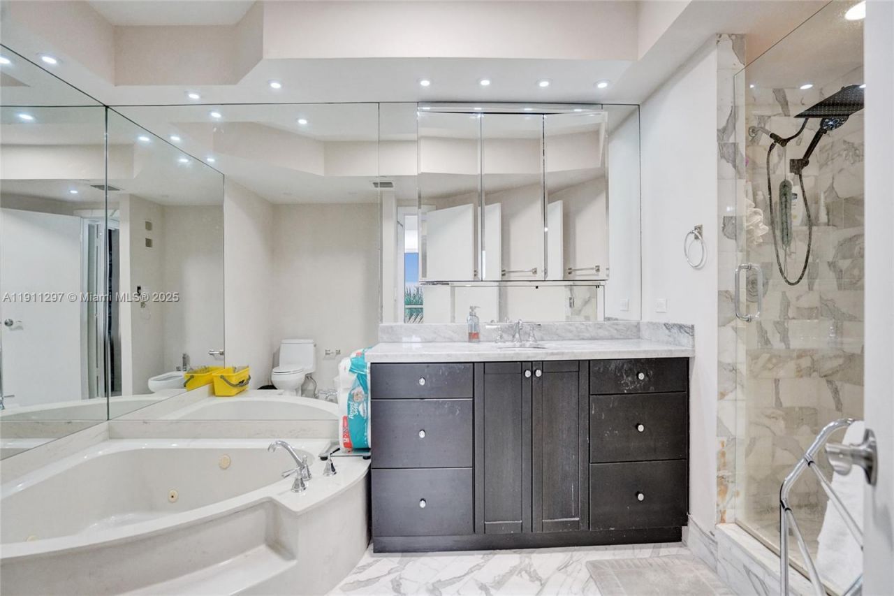 20281 E Country Club Dr, Unit 511, Aventura, FL 33180 Photo