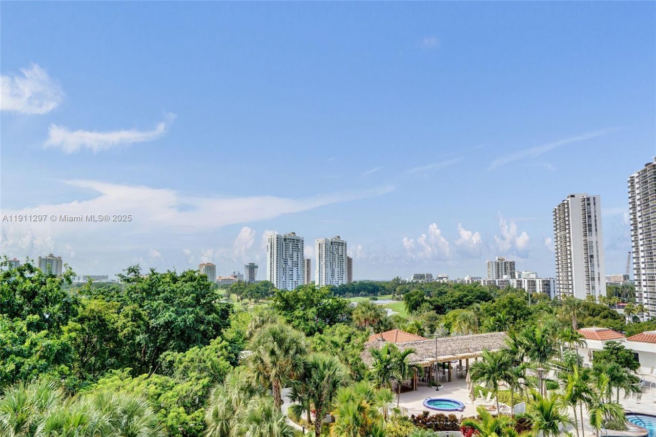 20281 E Country Club Dr, Unit 511, Aventura, FL 33180 Photo