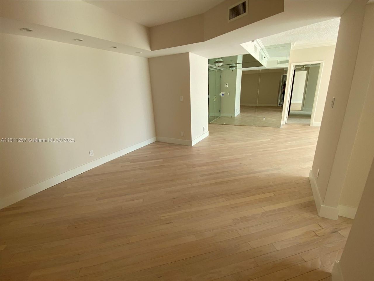 20281 E Country Club Dr, Unit 511, Aventura, FL 33180 Photo