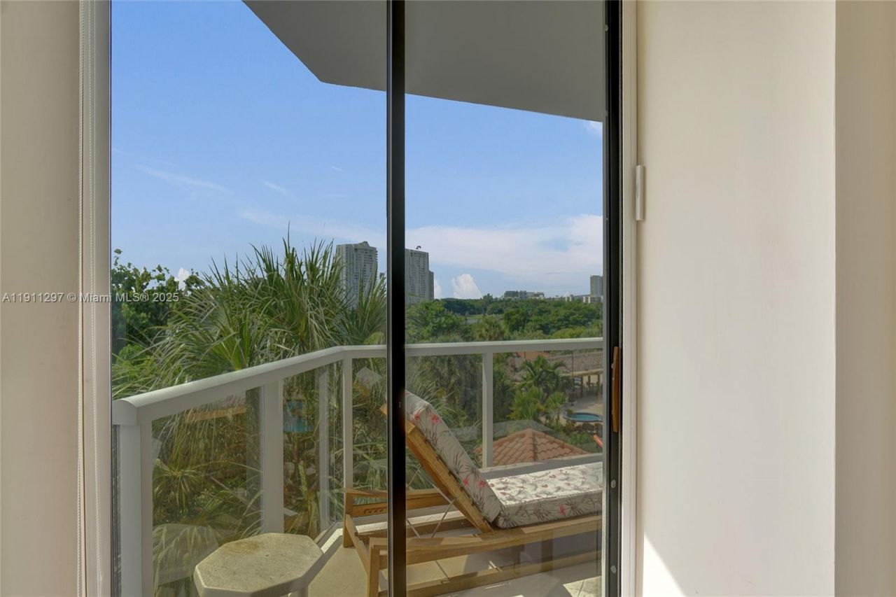 20281 E Country Club Dr, Unit 511, Aventura, FL 33180 Photo