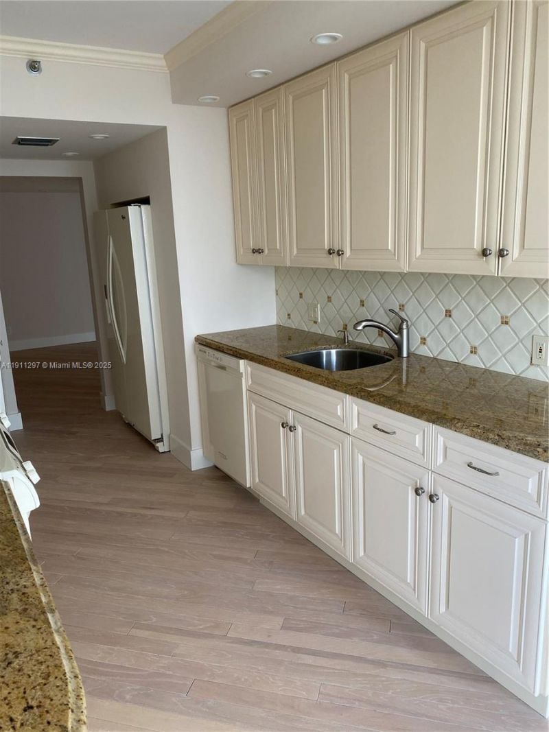 20281 E Country Club Dr, Unit 511, Aventura, FL 33180 Photo