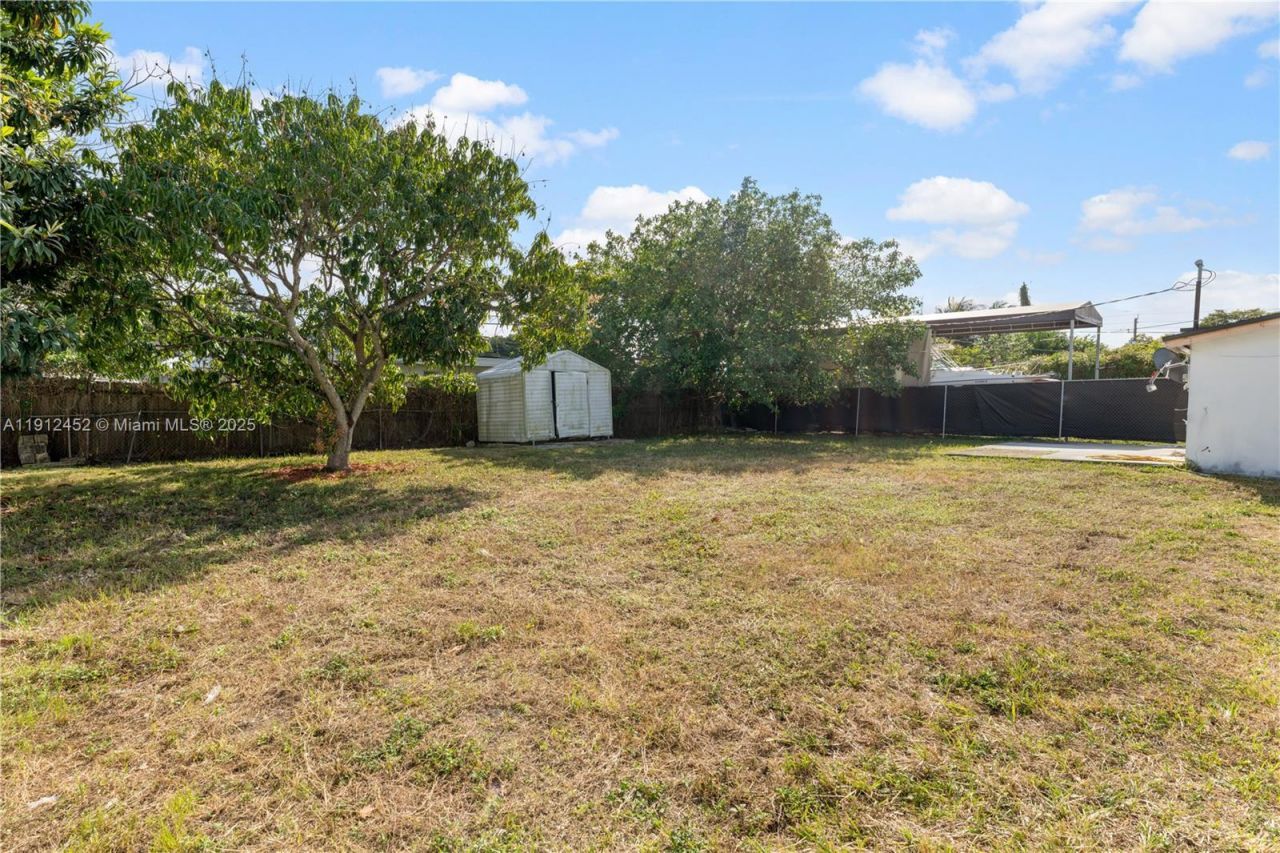 11532 SW 136th Ter, Miami, FL 33176 Photo