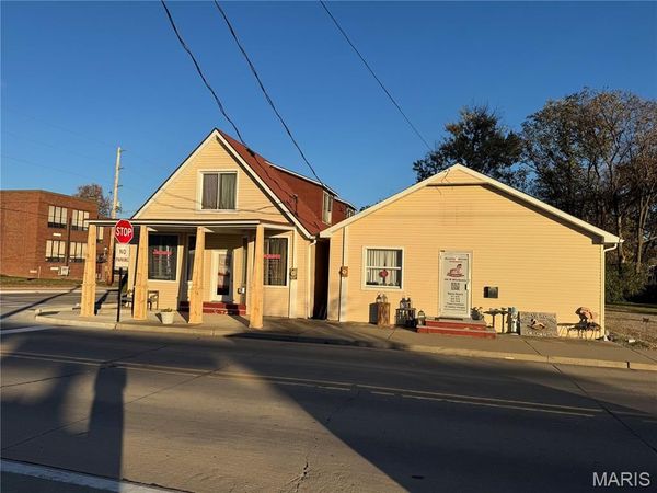 109 N Hickory Street, Troy, IL 62294