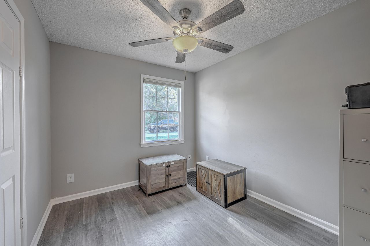 4466 Mixedwood Drive Photo 12