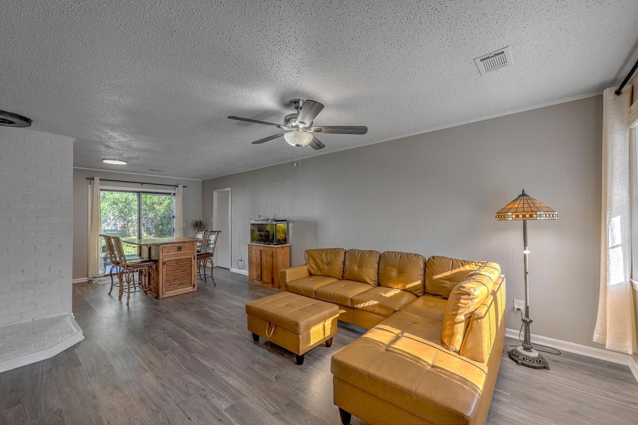 4466 Mixedwood Drive Photo 14