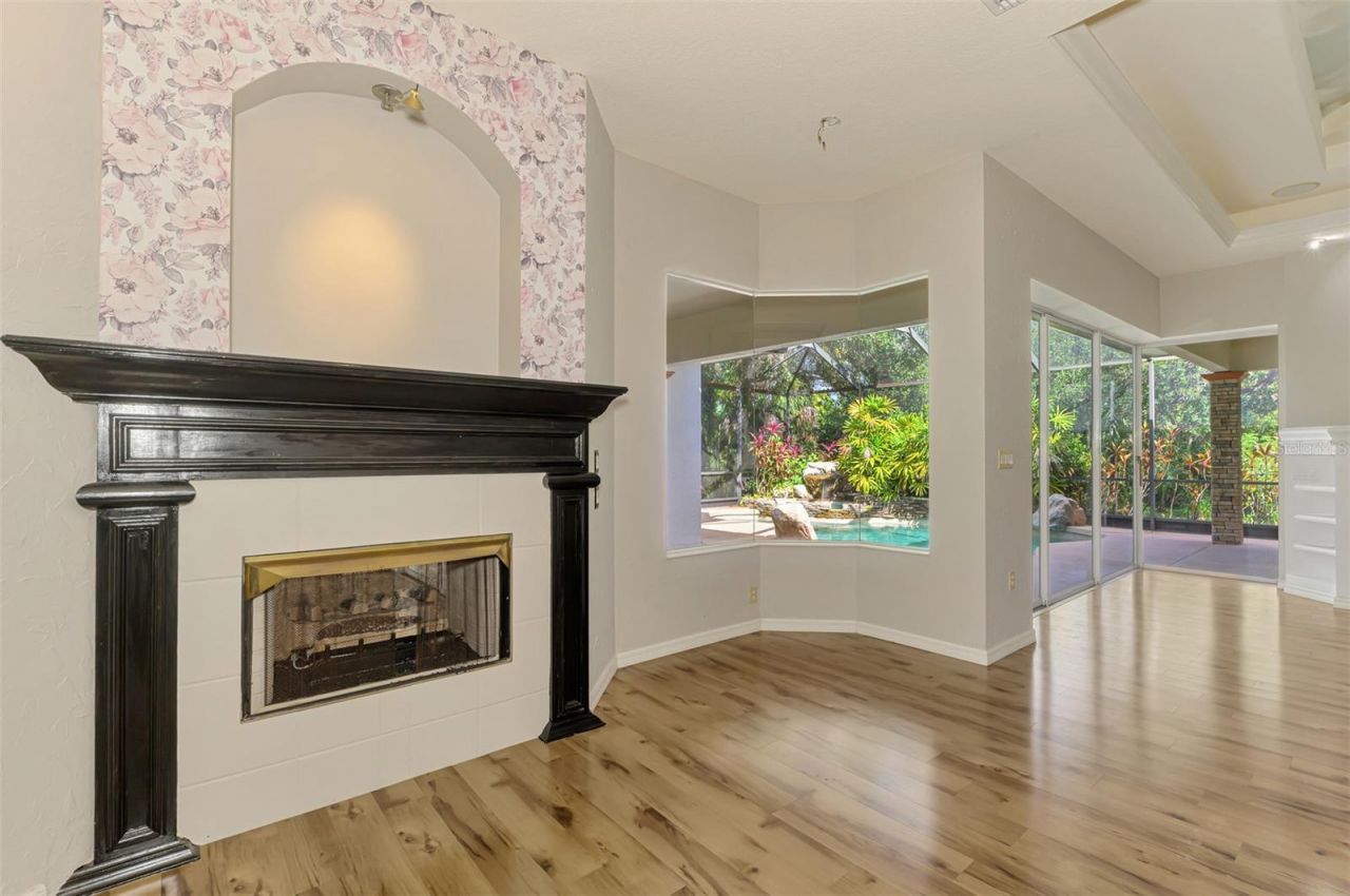 4889 Carrington Circle, Sarasota, FL 34243 Photo