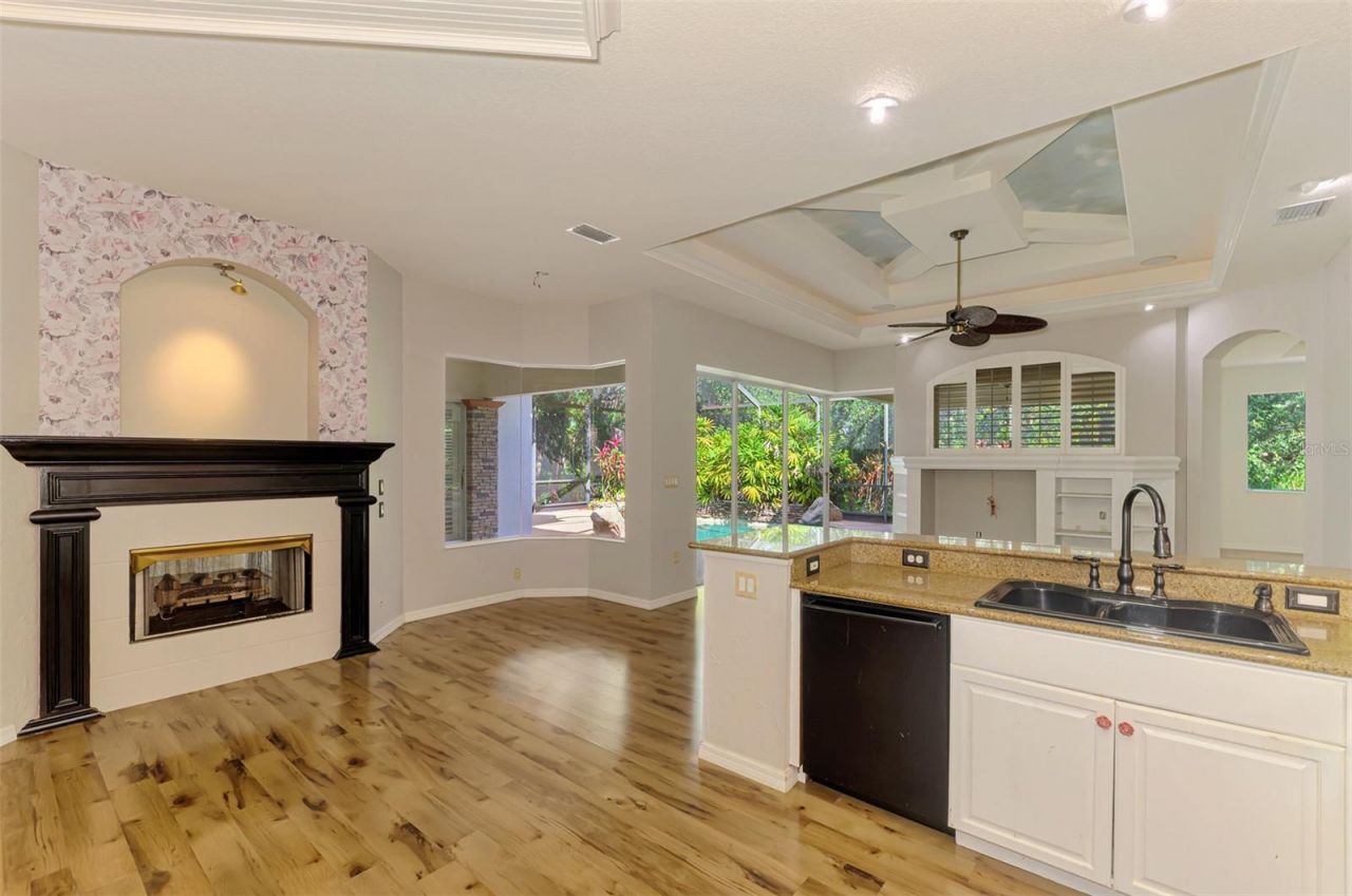 4889 Carrington Circle, Sarasota, FL 34243 Photo