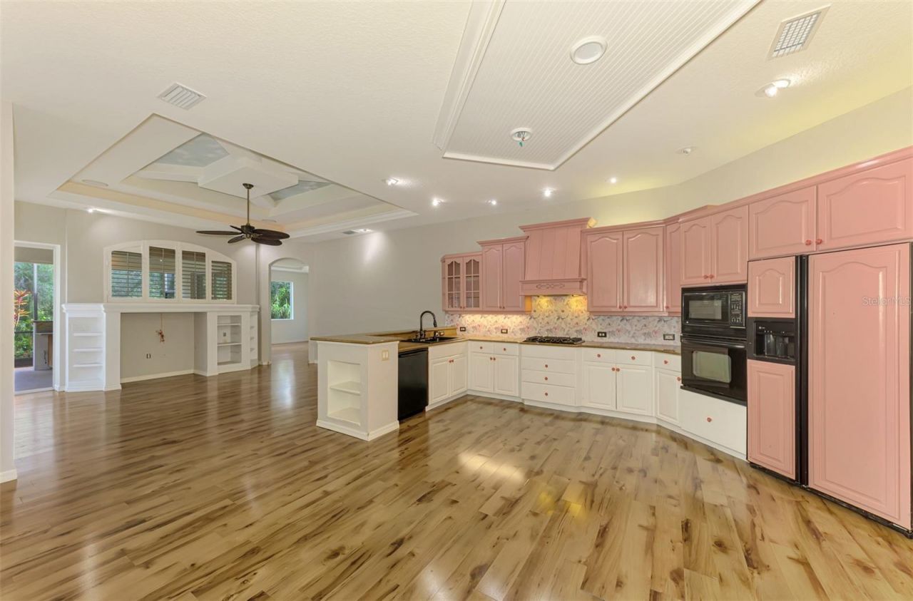 4889 Carrington Circle, Sarasota, FL 34243 Photo