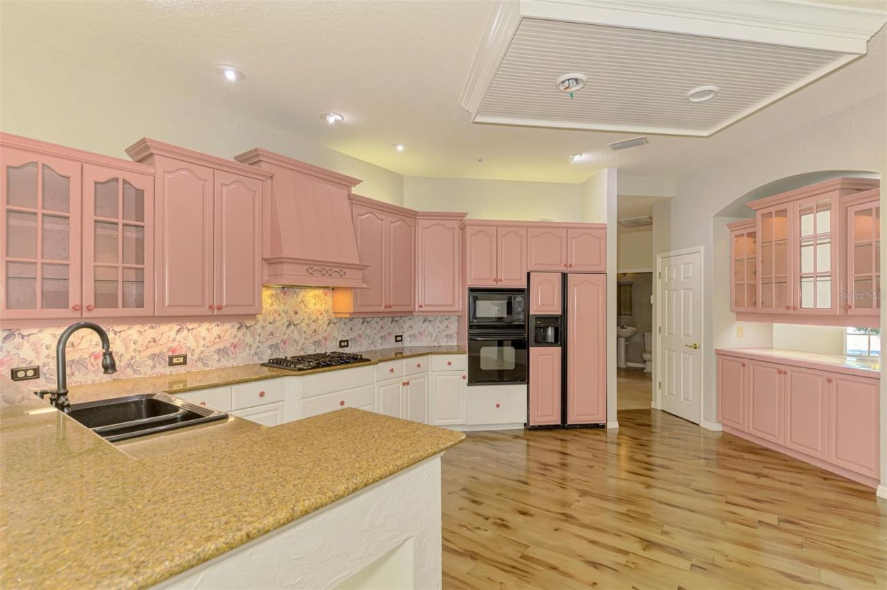 4889 Carrington Circle, Sarasota, FL 34243 Photo