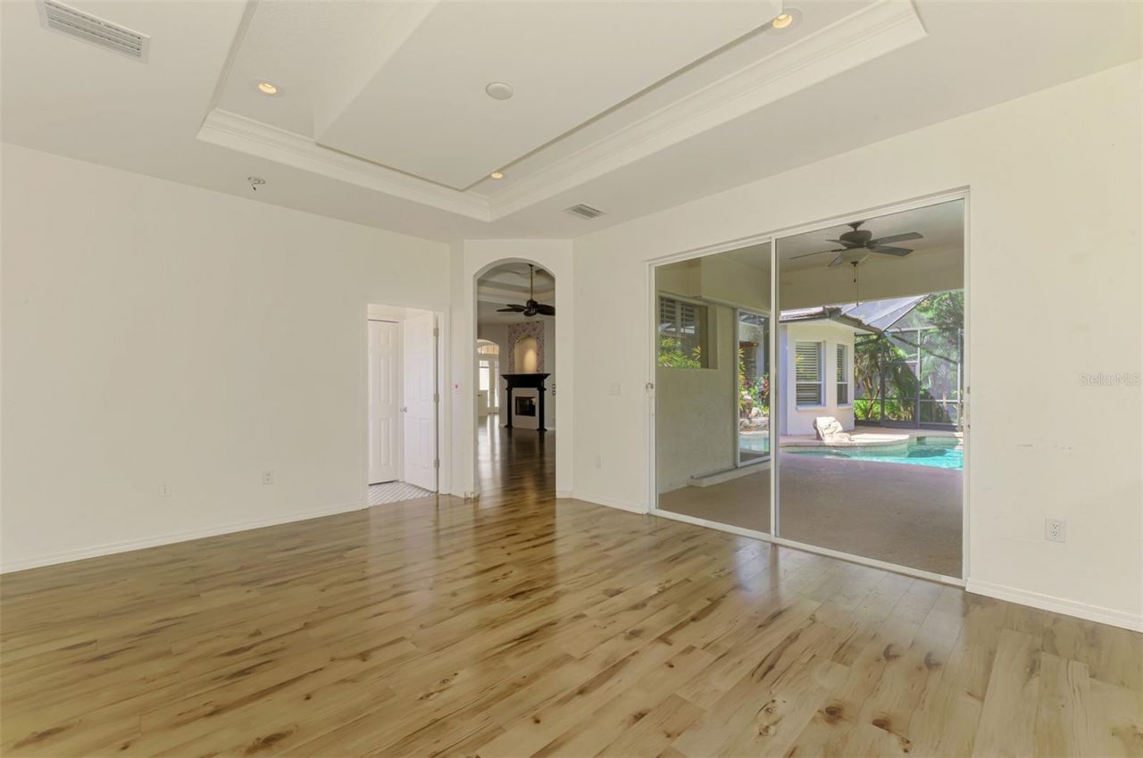 4889 Carrington Circle, Sarasota, FL 34243 Photo