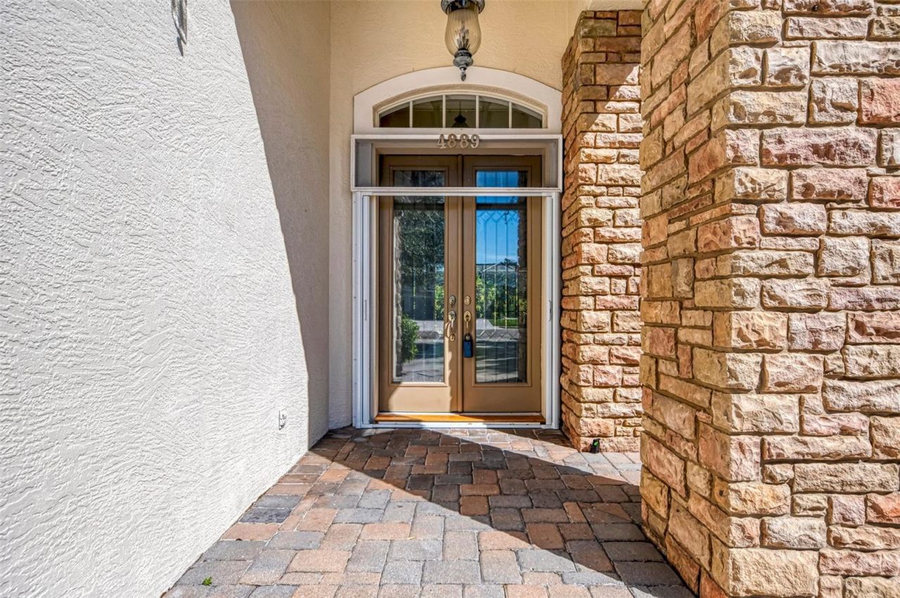 4889 Carrington Circle, Sarasota, FL 34243 Photo