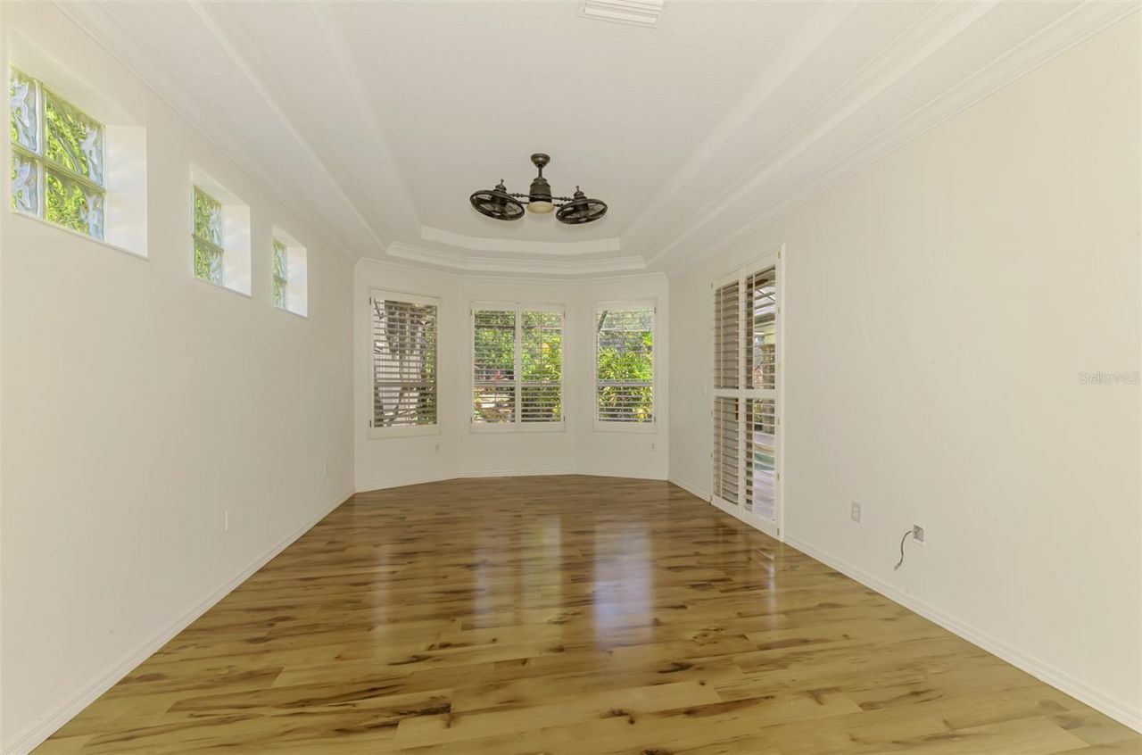 4889 Carrington Circle, Sarasota, FL 34243 Photo