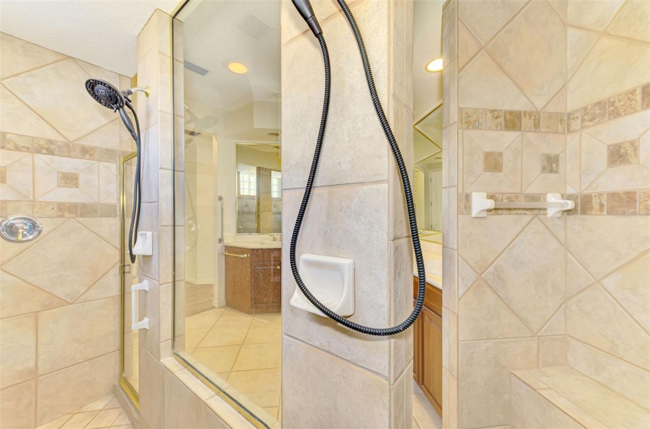 4889 Carrington Circle, Sarasota, FL 34243 Photo